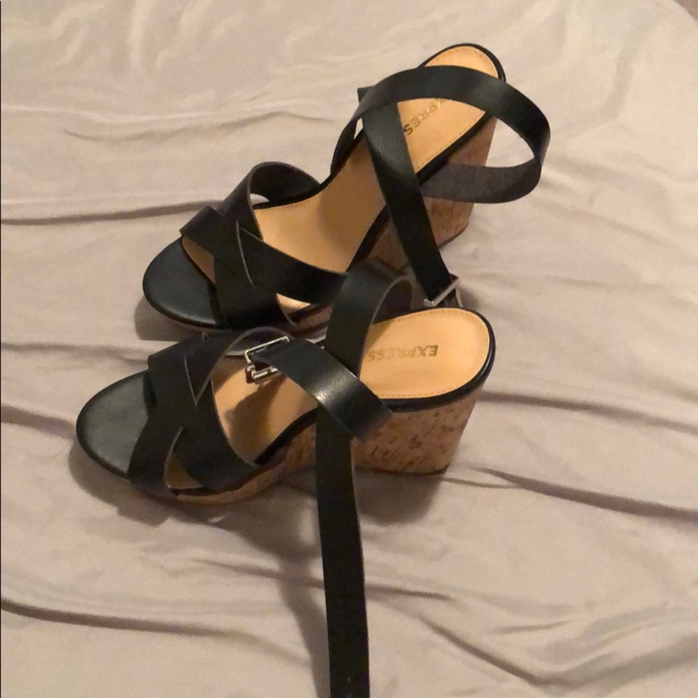 New express strap wedges
